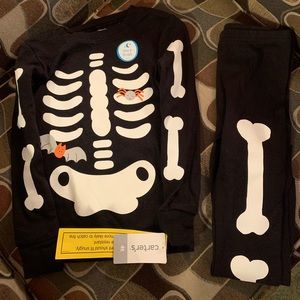 NEW WITH TAGS  4T CARTER’S HALLOWEEN skeleton 2 piece snug fit pj unisex